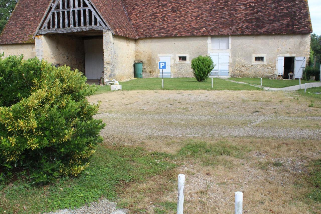 Domaine De La Touche Mosnay Bed & Breakfast Exterior photo