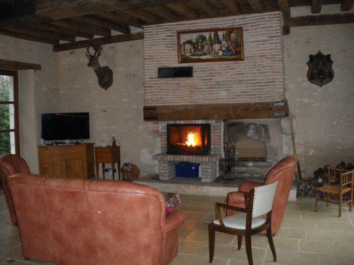 Domaine De La Touche Mosnay Bed & Breakfast Exterior photo
